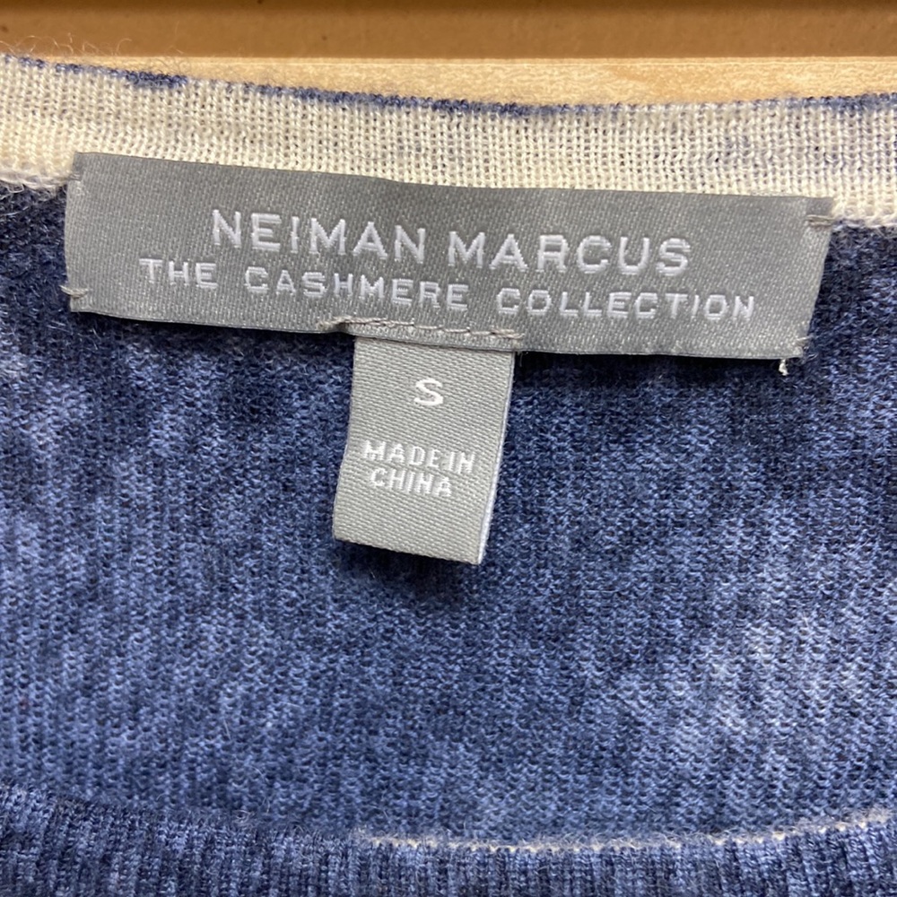 Neman Marcus Cashmere Sweater Size Small View 3
